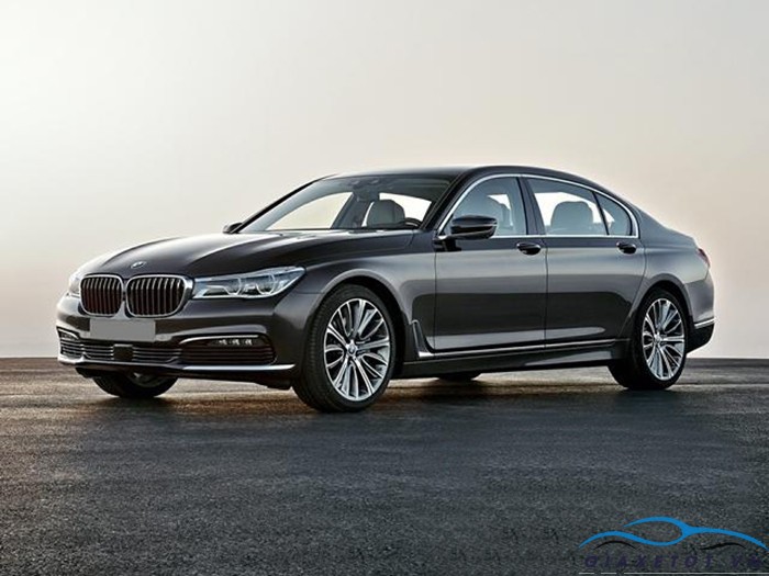 See 2020 BMW 750i xDrive Blast to 162 MPH In Just 26 Seconds